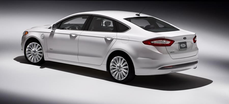  Ford Fusion Energi 2012 года  (фото 9 из 11)